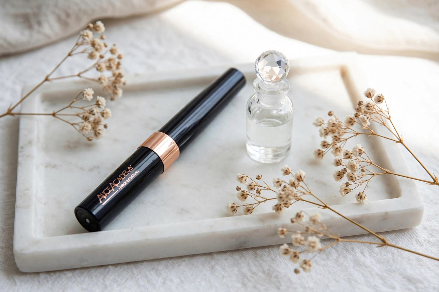 MAQUILLAJE DELINEADOR A PRUEBA DE AGUA